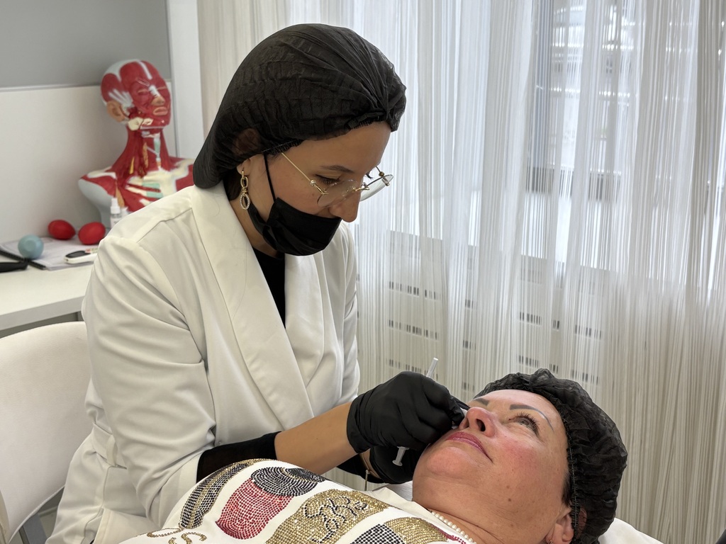 Как убрать носогубную складку: процедуры, цена, препараты, фото до и после