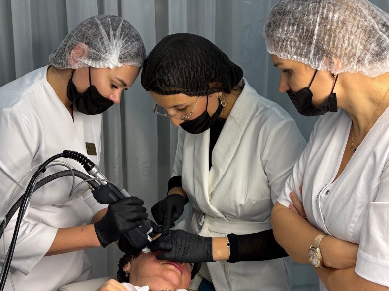 Синдром поликистозных яичников (СПКЯ): кожные проявления, УЗИ-картина и косметологическая помощь